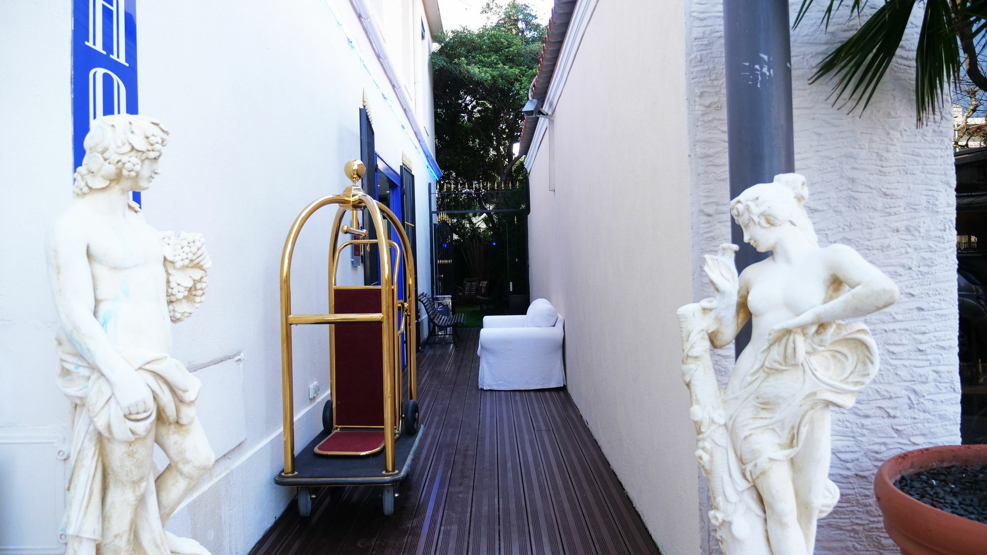 Hotel Palm Beach Cannes Exterior photo